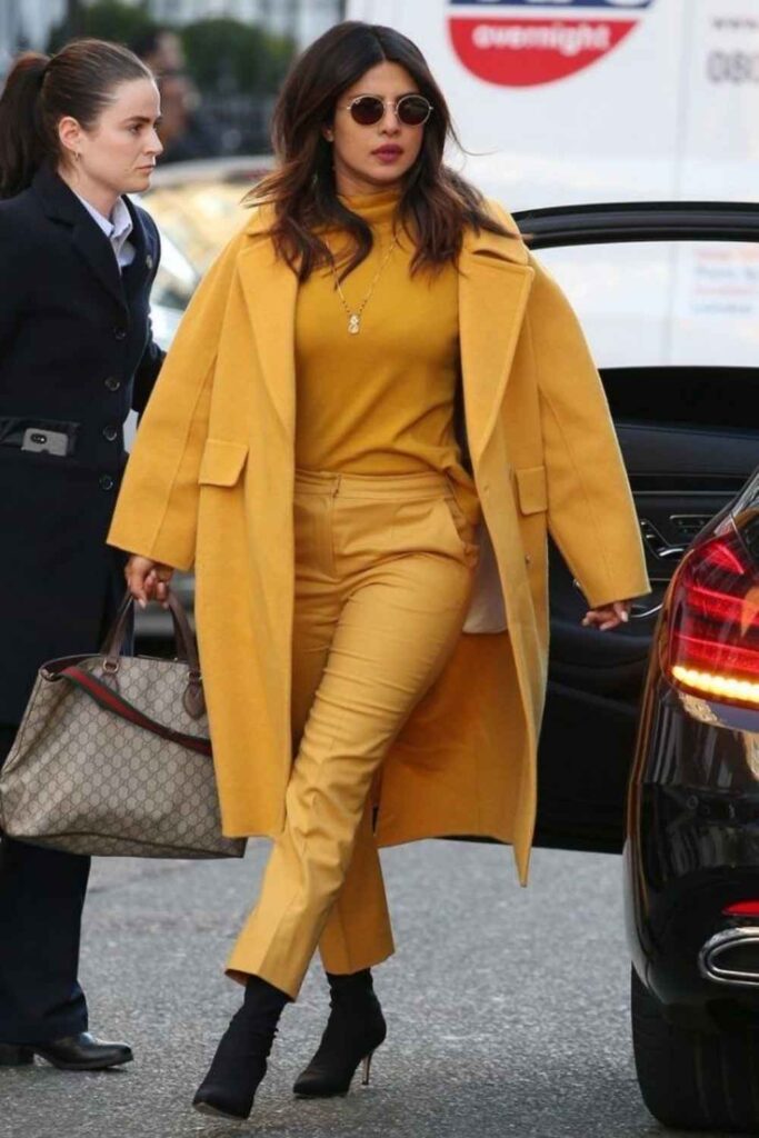 Monochromatic Tonal Dressing from Head to Toe