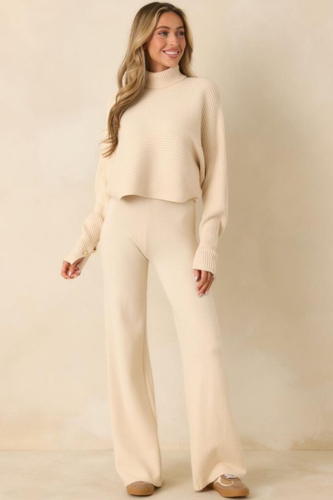27 Casual Everyday Outfits That Always Look Effortlessly Put-Together 3 Ribbed Cream Knit with Wide-Leg Cargo Pants
