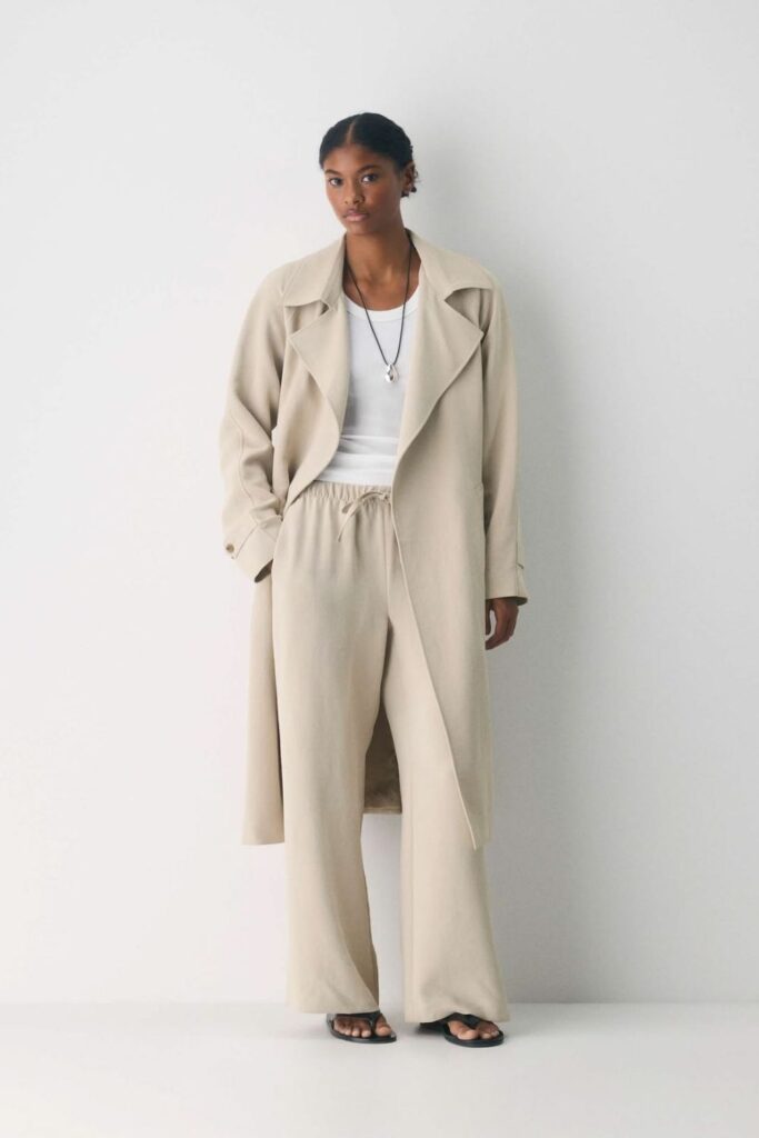 16 Capsule Wardrobe Ideas That Make Getting Dressed Ridiculously Easy in 2026 2 The Neutral Foundation Capsule (Cream, Camel, and Warm White)