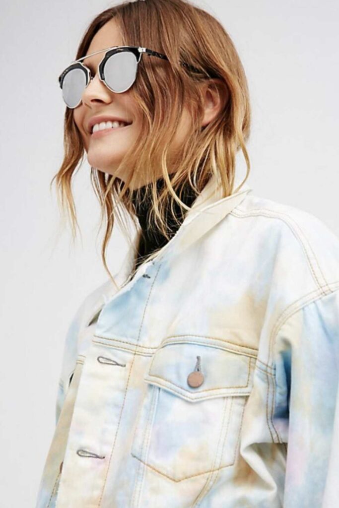 Tie-Dye Matching Set with Oversized Sunglasses