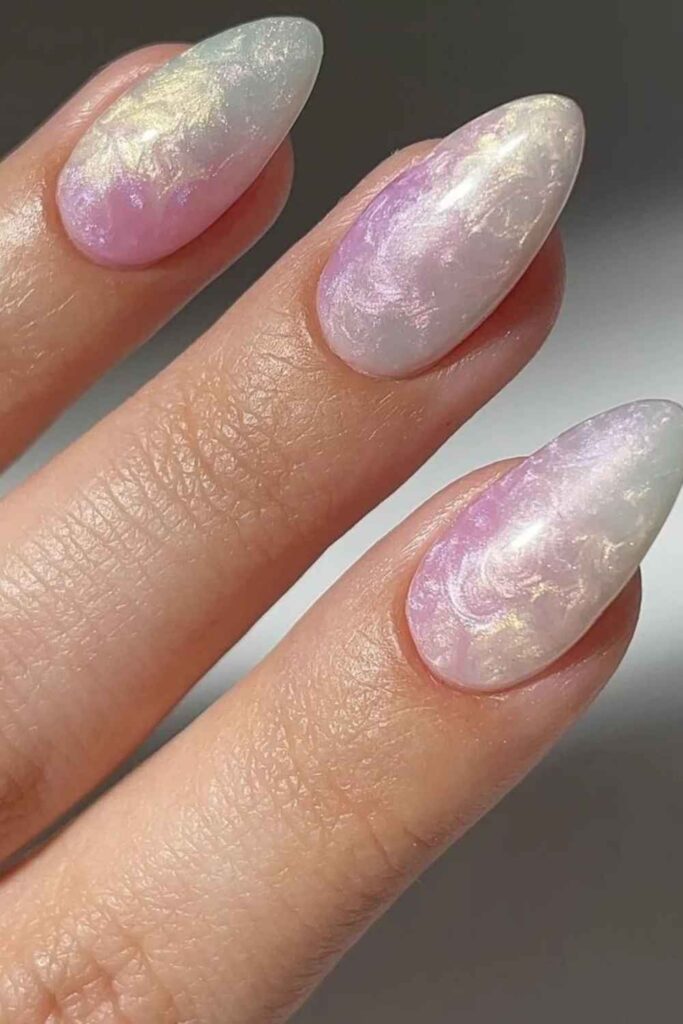 40 Best Marble Nail Art Ideas That Look Expensive But Are Easier Than You Think 7 Iridescent Pearl Marble