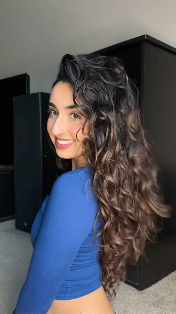 How to Refresh Wavy Hair Between Washes